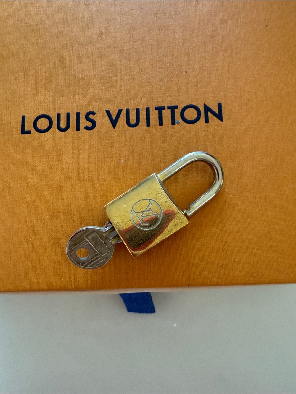 Louis Vuitton lock and key 320